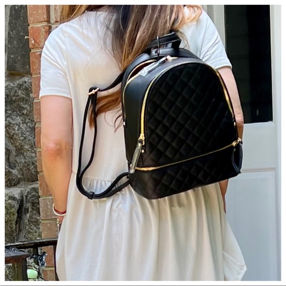 Chic and Stylish Quilted backpack - Picture 3 of 9